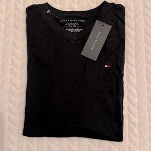 NWT TOMMY HILOFIGER BOYS M LONG SLEEVE TSHIRT